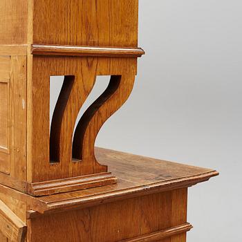 Skåp, jugend, tidigt 1900-tal.