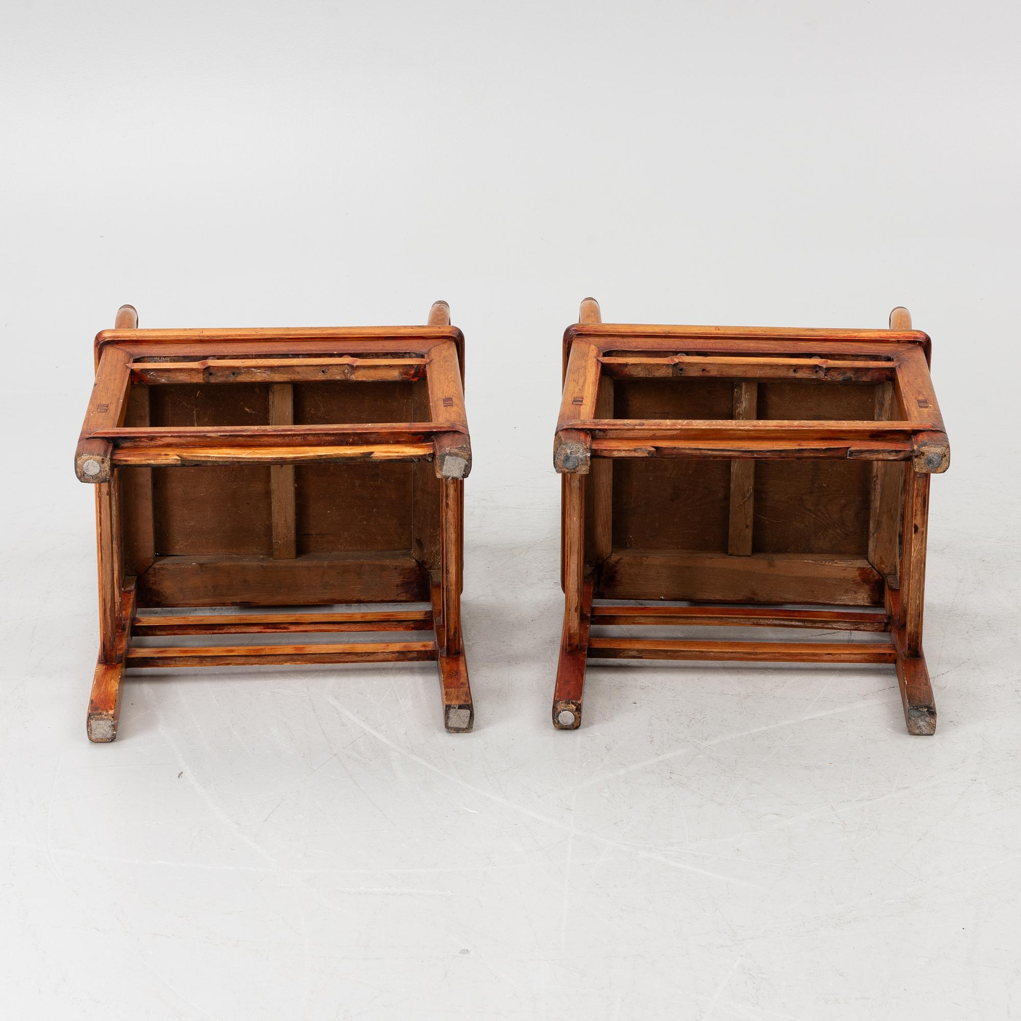 Karmstolar, ett par, hardwood, Kina, 1900-tal.