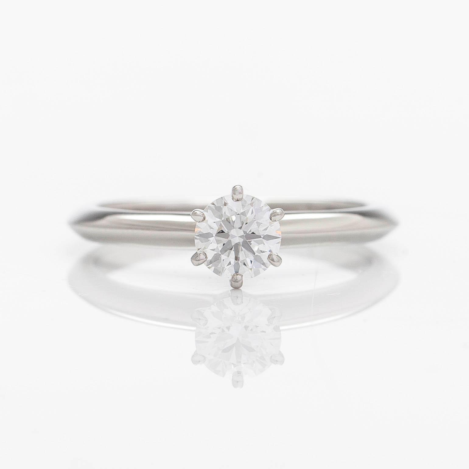 Tiffany & Co, a platinum ring with a brilliant-cut diamond 0.48 ct. With certificate.