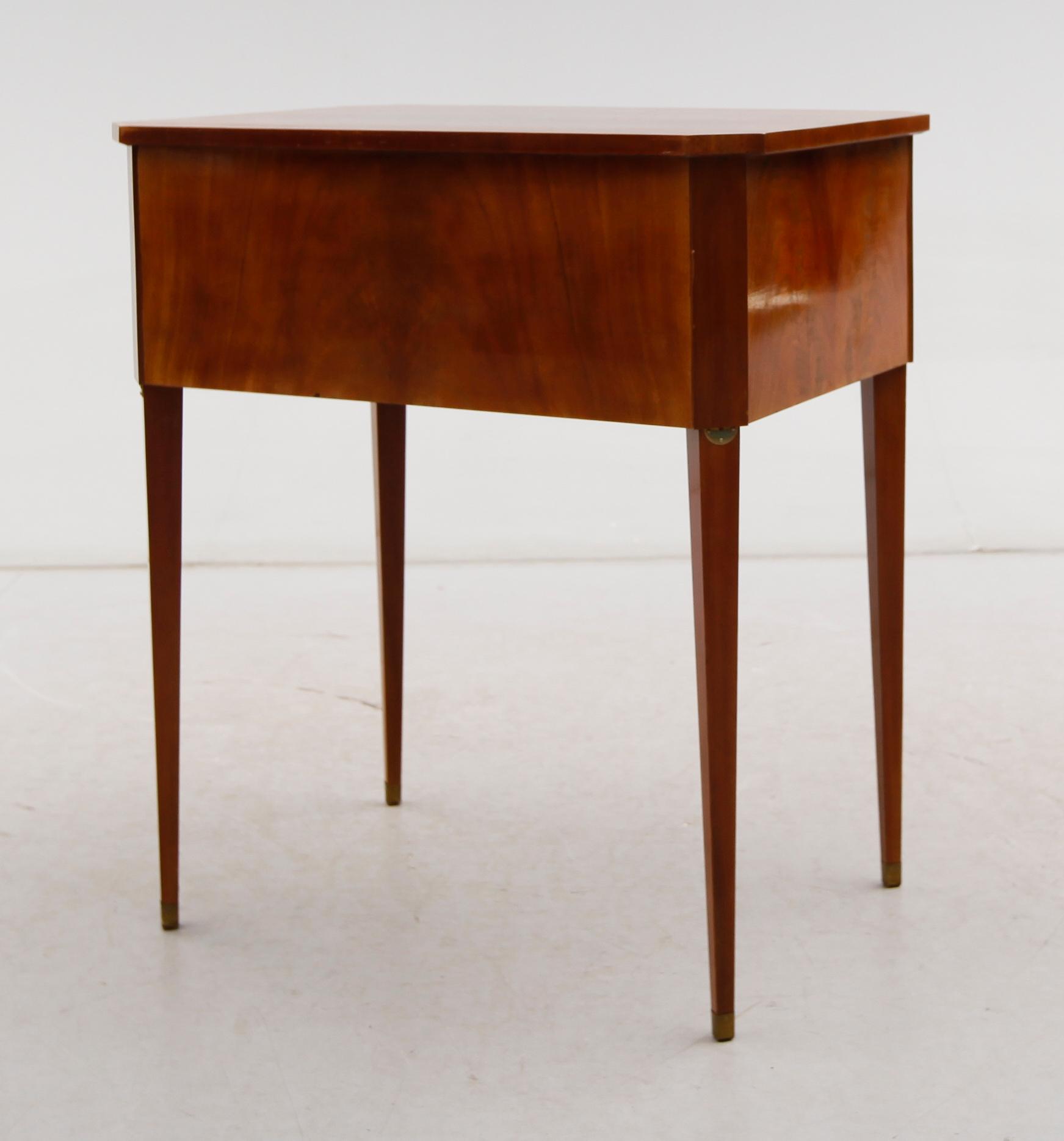 BORD, gustaviansk stil, 1900-talets mitt.
