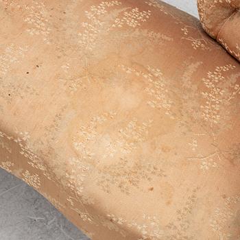 Salongsgrupp, 3 delar, med Drottning Sofias emblem, sent 1800-tal.