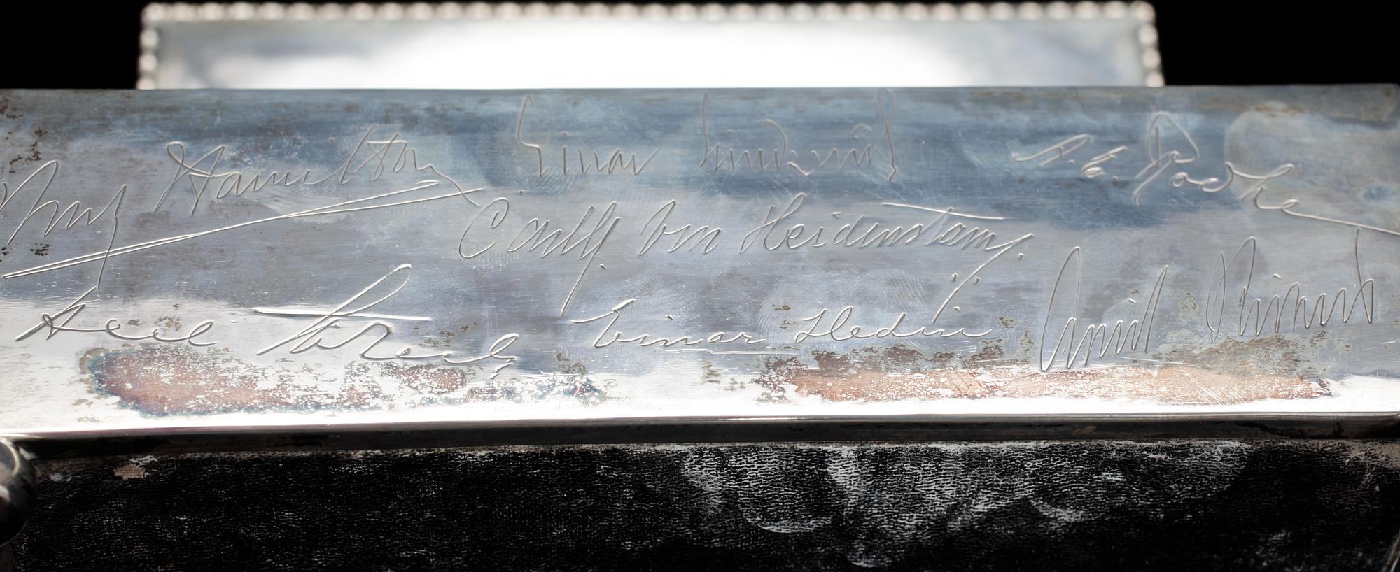 CIGARRSKRIN, silver, K. Anderson, Stockholm, 1924. Totalvikt ca 938 gr.