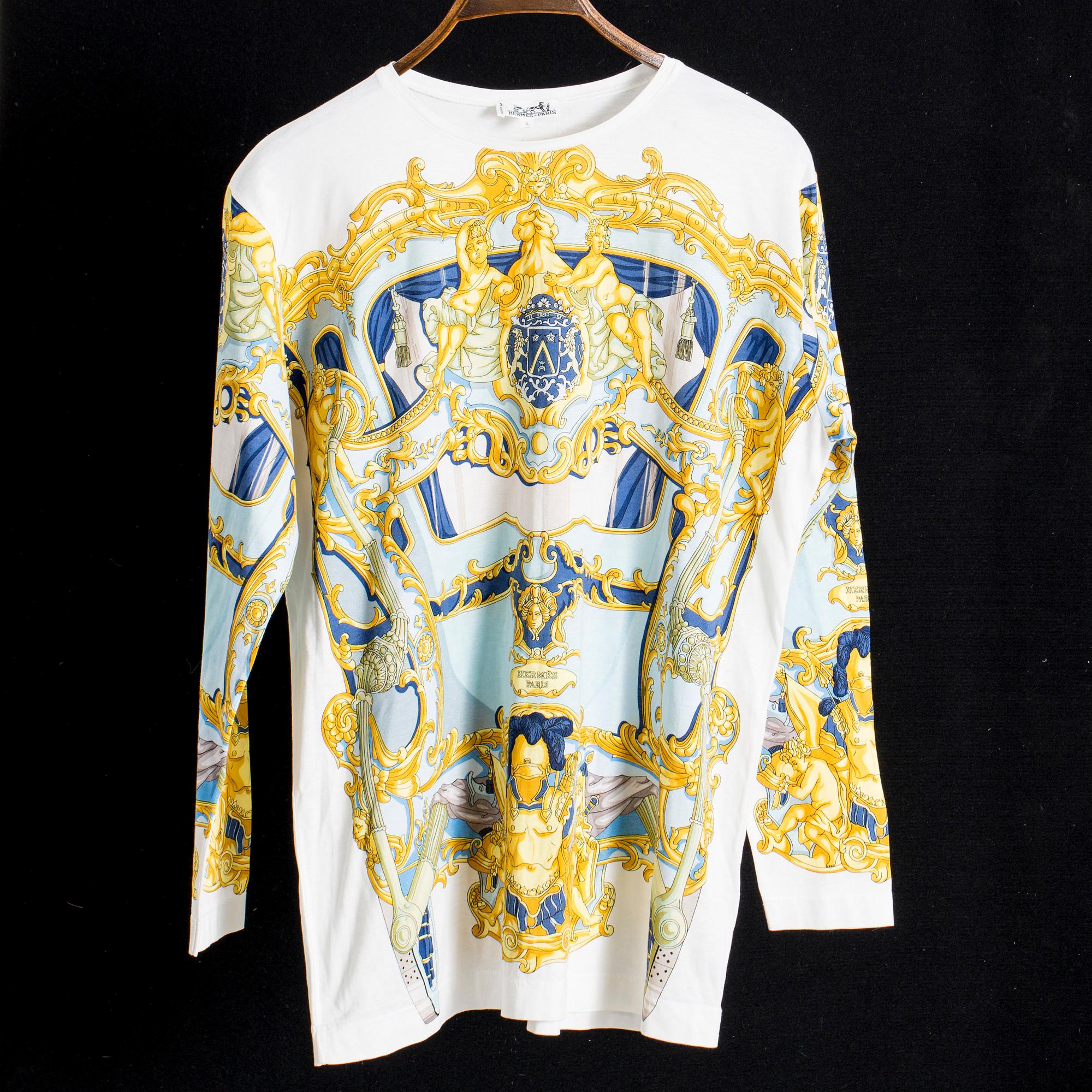 TOP, Hermès.
