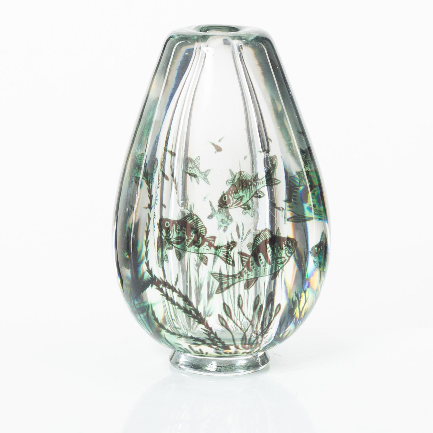 Edward Hald, "Fiskgraal" glass vase, Orrefors, Sweden, signed.