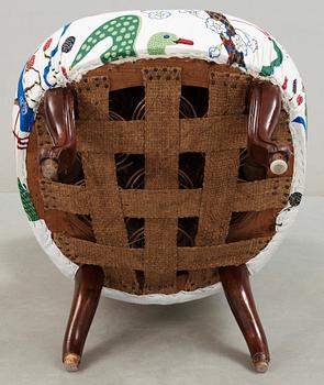 FÅTÖLJ, en sk emmafåtölj, 1800-talets slut.