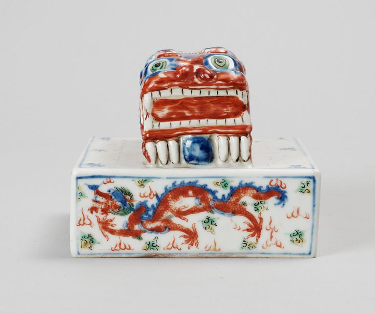 SIGILLSTAMP, porslin. Kina. 1900-tal.