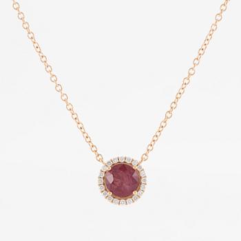 18K gold necklace with ruby and brilliant-cut diamonds.