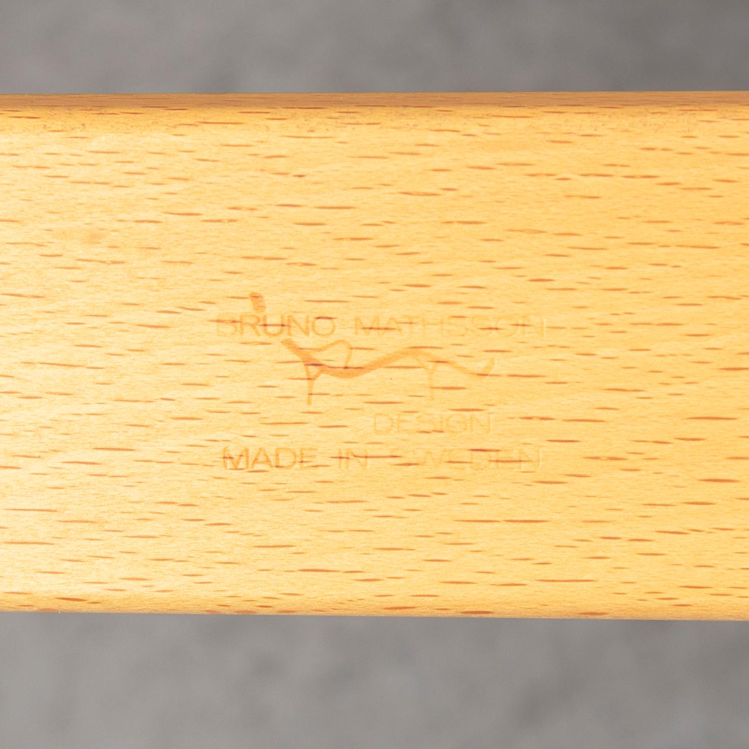 Bruno Mathsson, a pair of 'Mina' easy chairs from Bruno Mathsson International.