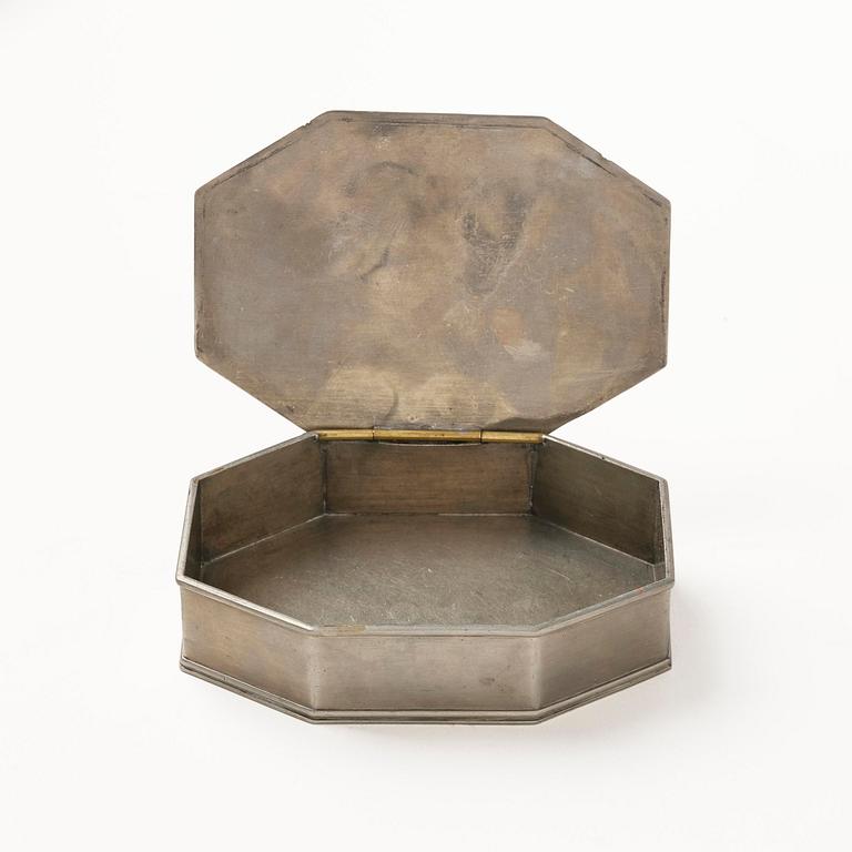 A Swedish Grace pewter box, Herman Bergman konstgjuteri, Stockholm, 1930.