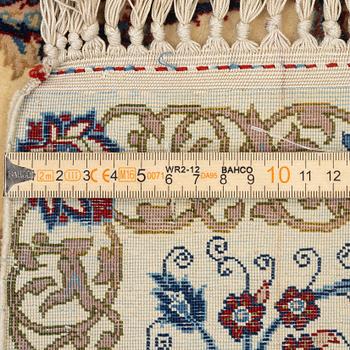 An Isfahan rug, c. 158 x 102 cm.