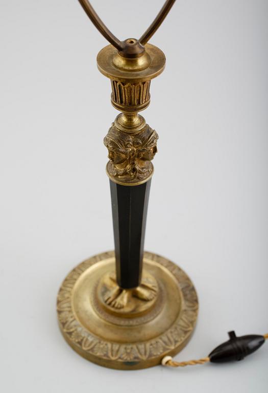BORDSLAMPA, empirestil, 1900-talets första hälft.