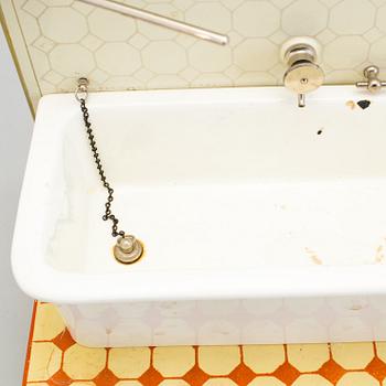 A tinplate bathroom by Märklin, Germany, 1910/20s.