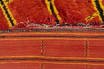 Matta, semiantik Marocko, ca 225 x 171 cm.