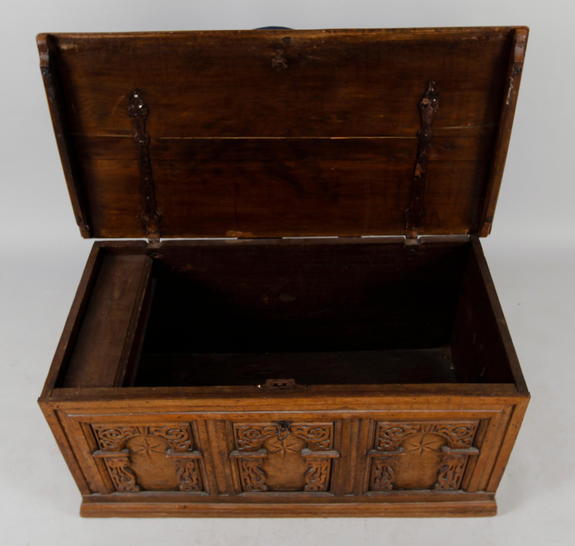 CASSONE, betsat trä, 1700-tal.