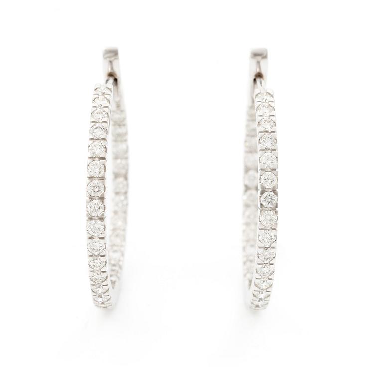 Earrings 18K white gold with brilliant-cut diamonds.