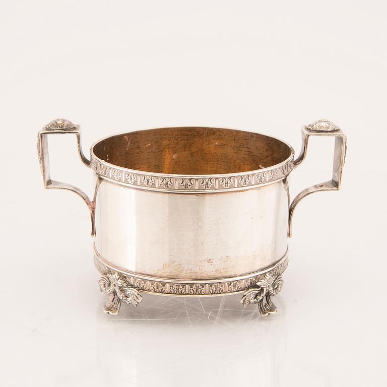 A Swedish 20th century silver sugar bowl Sweden 1904 weight 335 grams.
