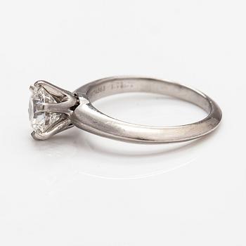 Tiffany & Co, Ring, platina och diamant ca 1.08 ct. Märkt Tiffany & Co, 18974568.