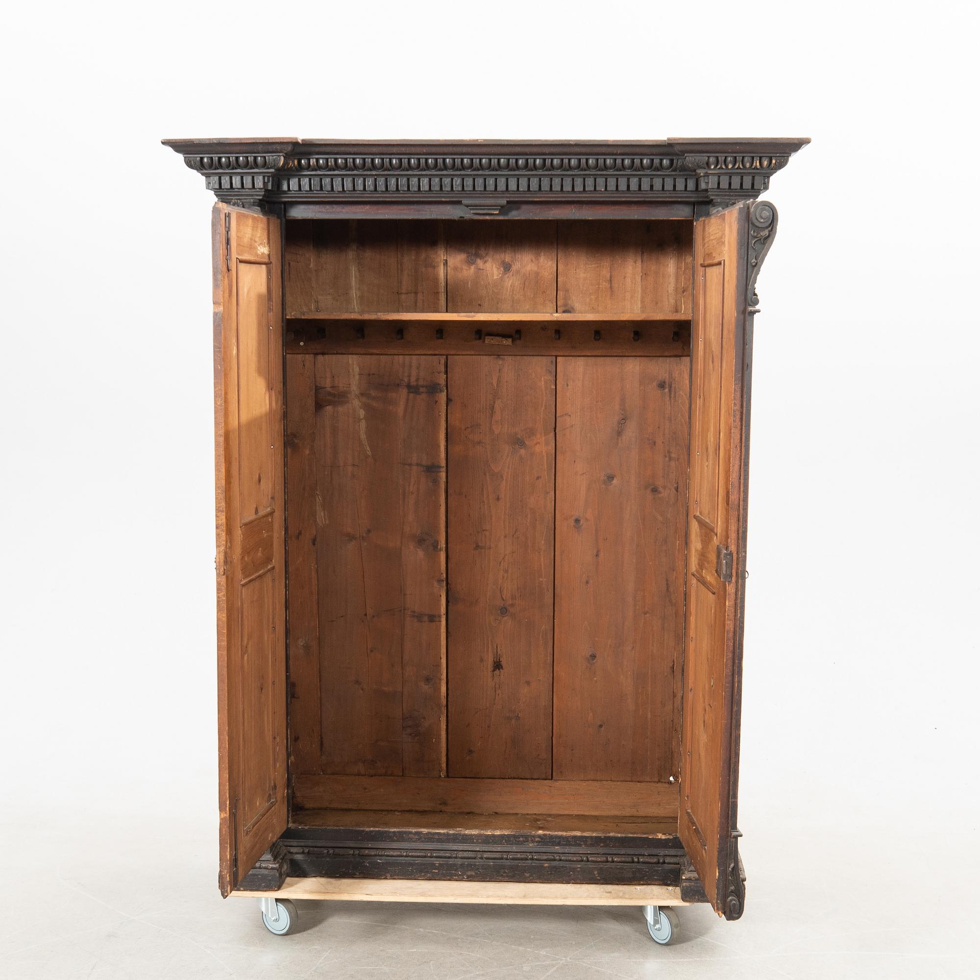 Skåp/garderob barockstil omkring 1900.