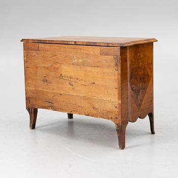 Barock, A late Baroque chest of drawers, 18th century.