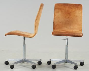 STOLAR, ett par, "Oxford", Arne Jacobsen, Fritz Hansen, Danmark, 1980-tal.