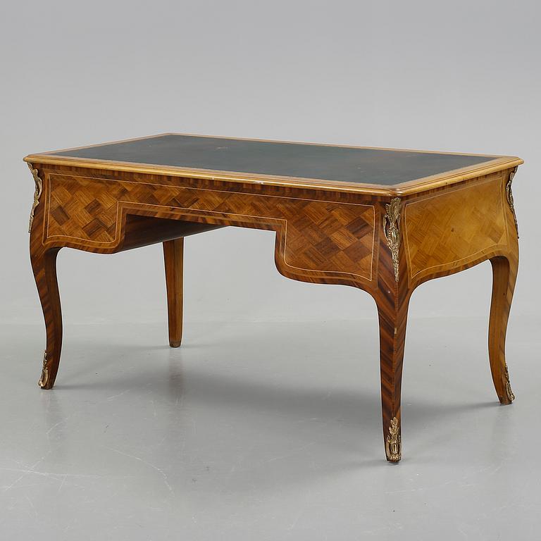 SKRIVBORD, rokokostil, 1800-talets slut.