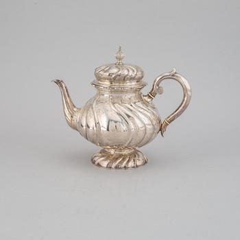 A swedish silver teapot, CG Hallberg, Stockholm 1888.