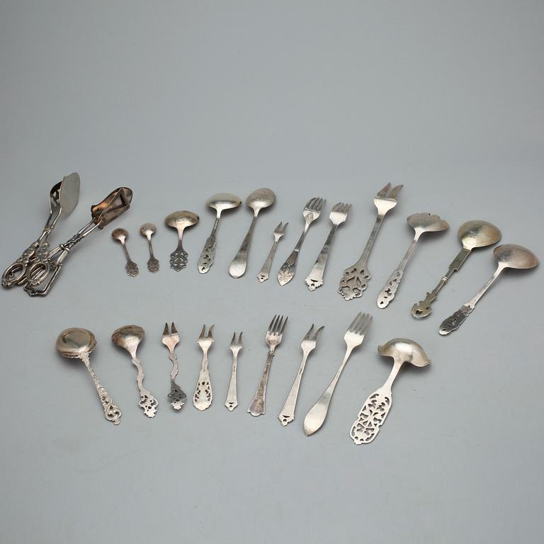 PARTI SILVER, 43 delar, mestadels Norge. Vikt ca 1253 gram.