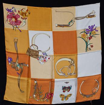 SCARF, Gucci.
