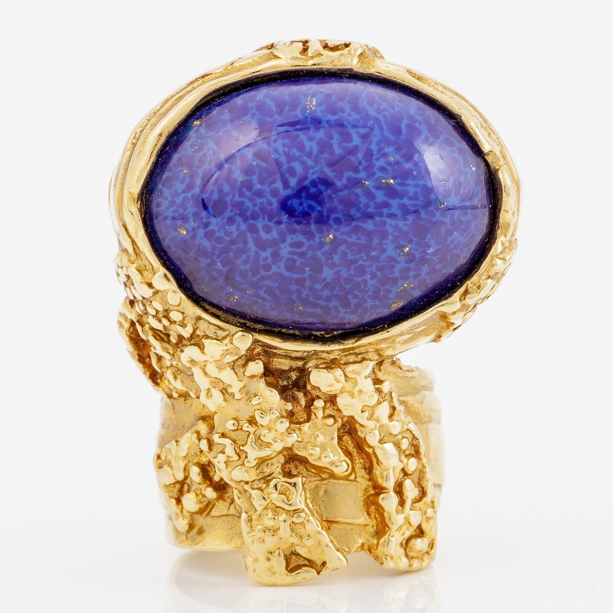 Yves Saint Laurent, ring.