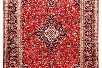 A carpet, Kashan, ca. 383 x 247 cm.