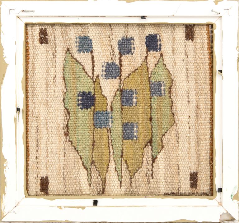 Märta Måås-Fjetterström, textile, tapestry technique, "Blomlapp" signed AB MMF. approx. 22x22 cm.