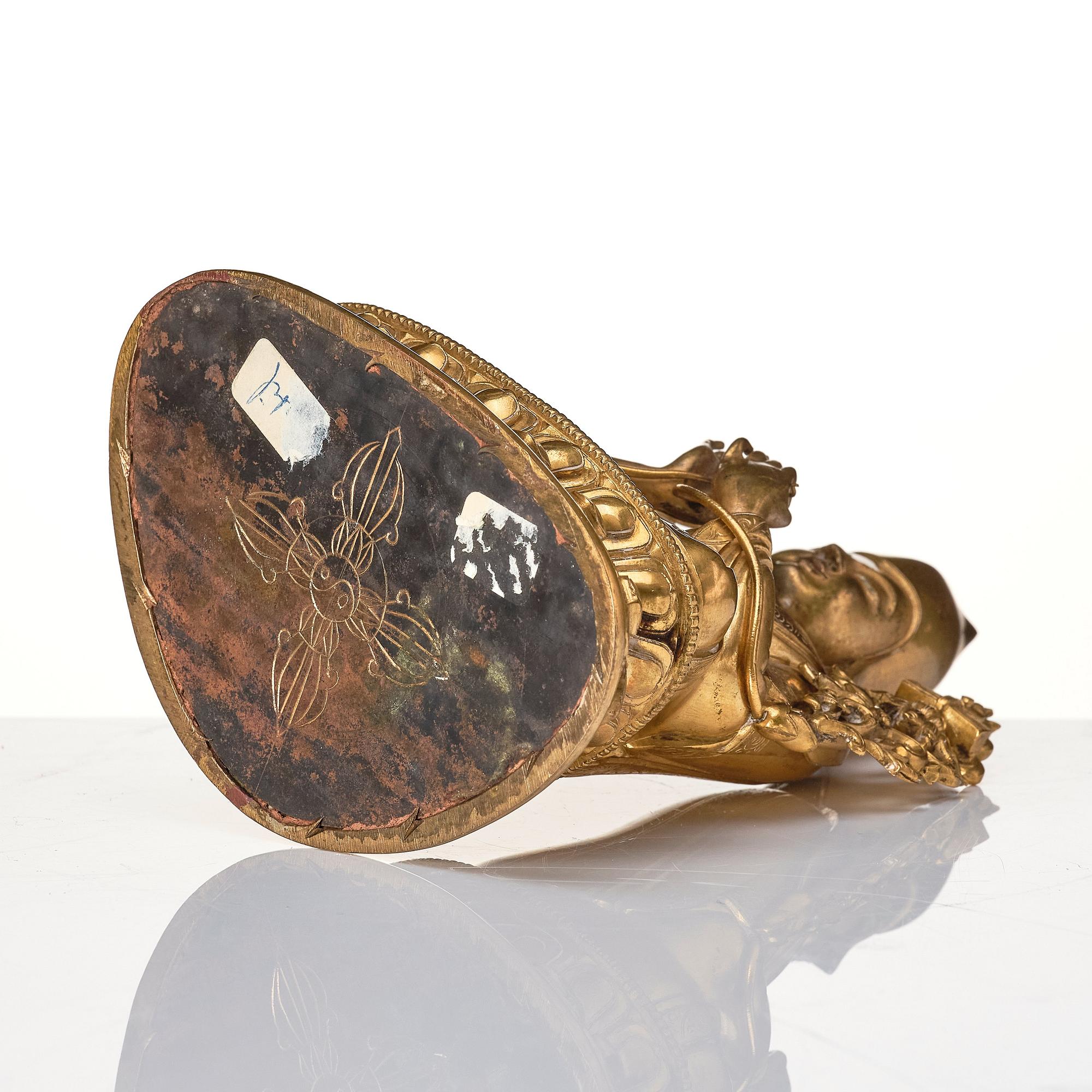 Tsongkapa, förgylld kopparlegering. Tibetokinesisk, 1700/1800-tal.
