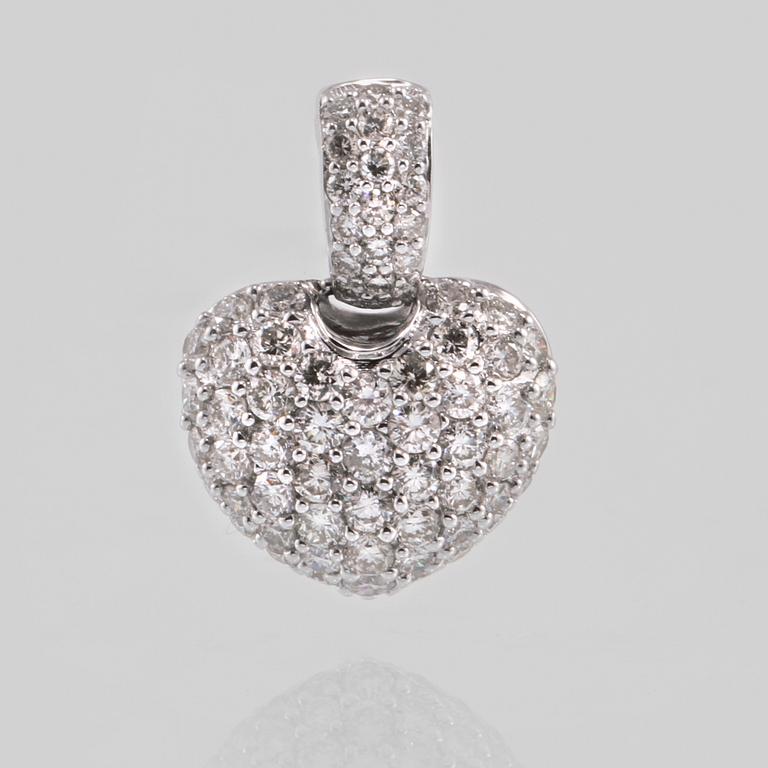 HÄNGE, 18k vitguld med 70 briljantslipade diamanter, 1.03 ct. Vikt 3 g.