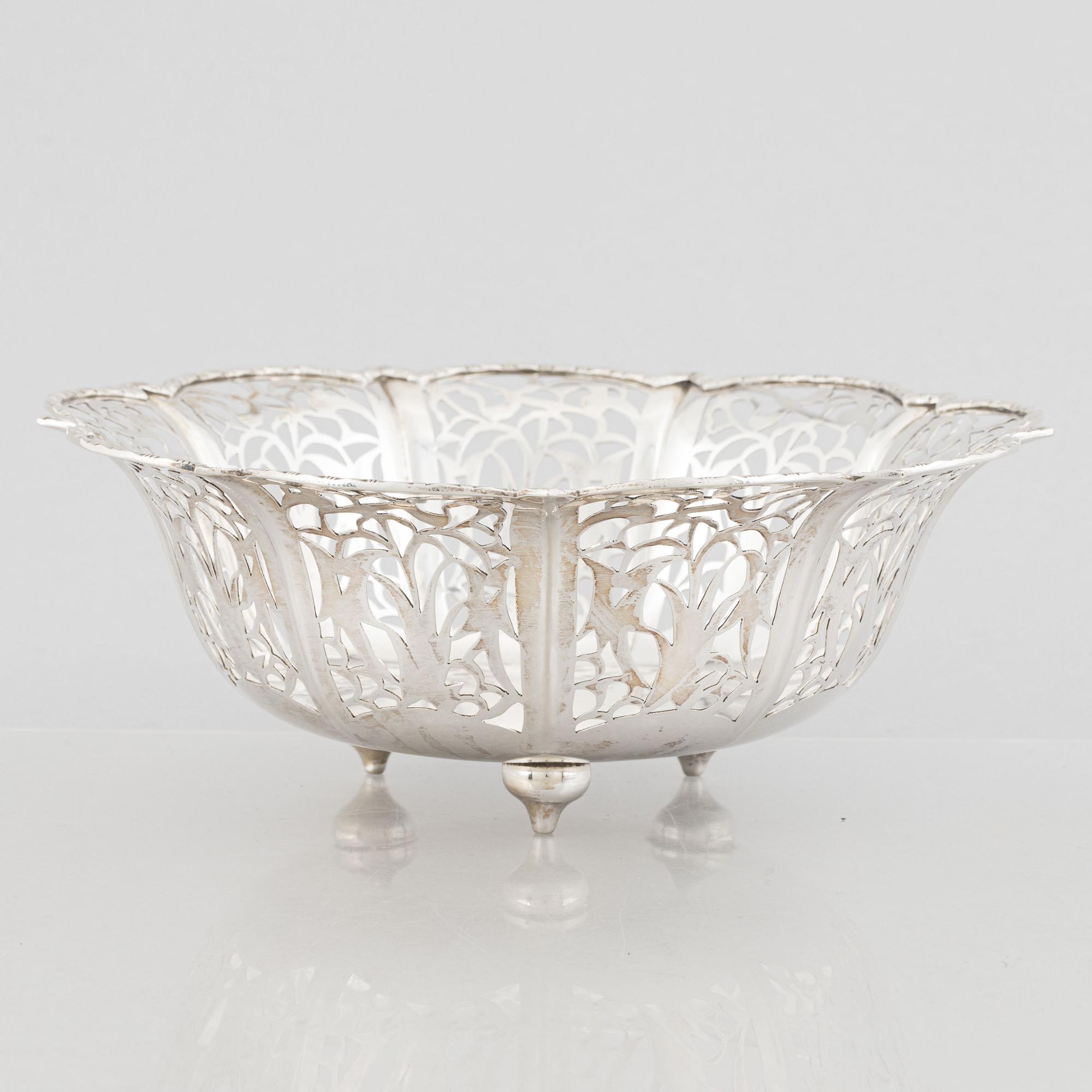 Skål, silver, svensk importstämpel, omkring 1900-talets mitt.