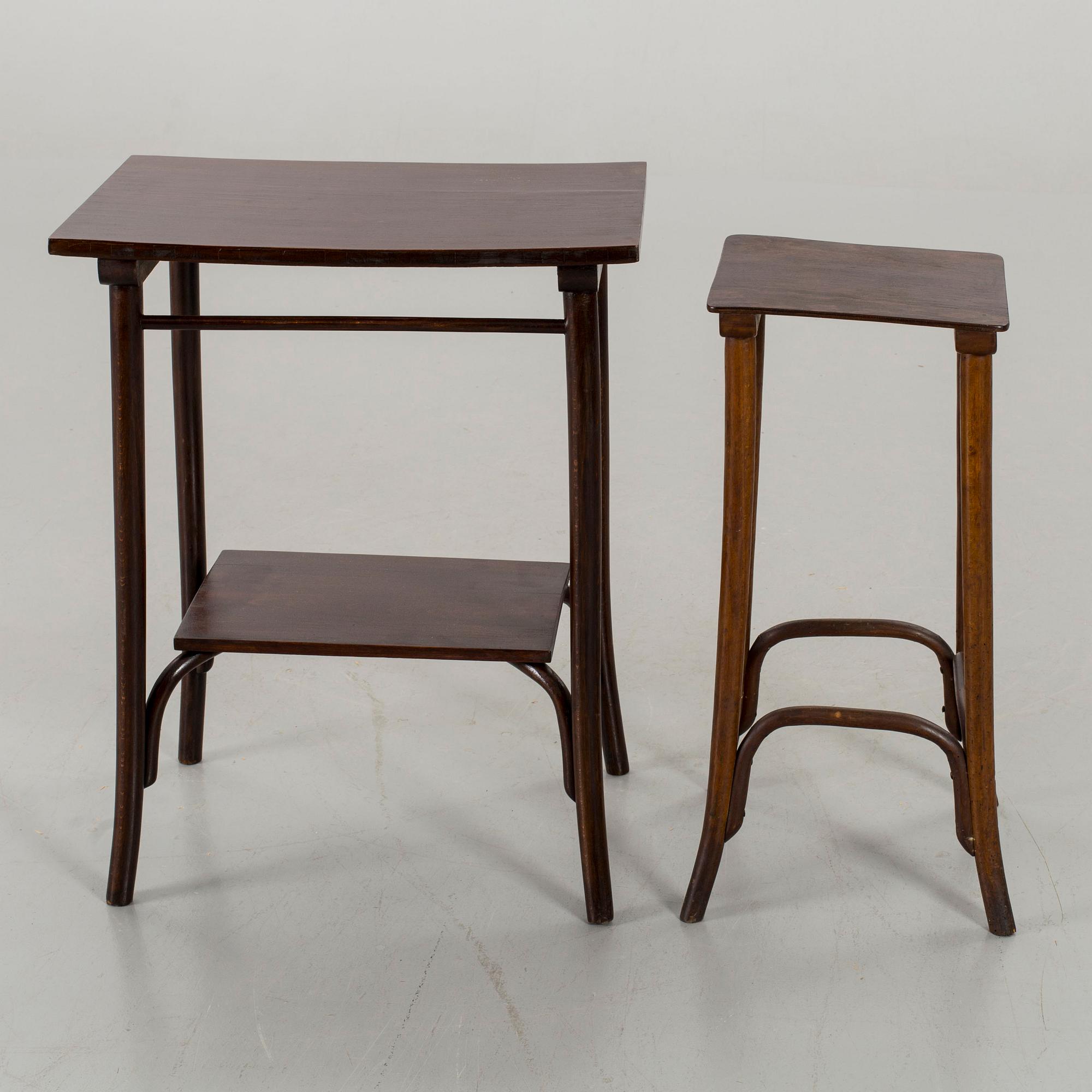 BORD, 2 st, stämplade Thonet.