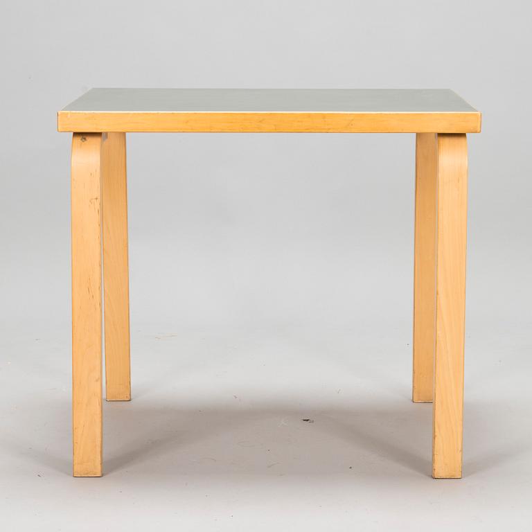 Alvar Aalto, a mid-20th century table for O.Y. Huonekalu- ja Rakennustyötehdas A.B.