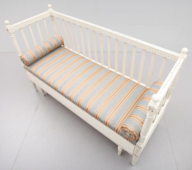 SOFFA, sengustaviansk, omkring år 1800.