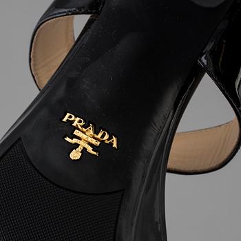 PRADA, sandaletter, storlek 38.