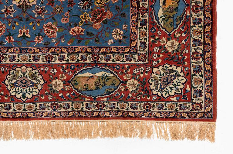 A semi-antique Isfahan rug, ca 216 x 151 cm.