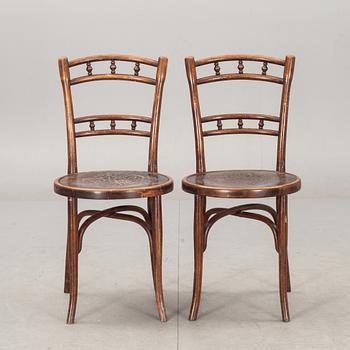 STOLAR, ett par, Thonet, Österrike, stämpelmärkta, 1900-talets första hälft.