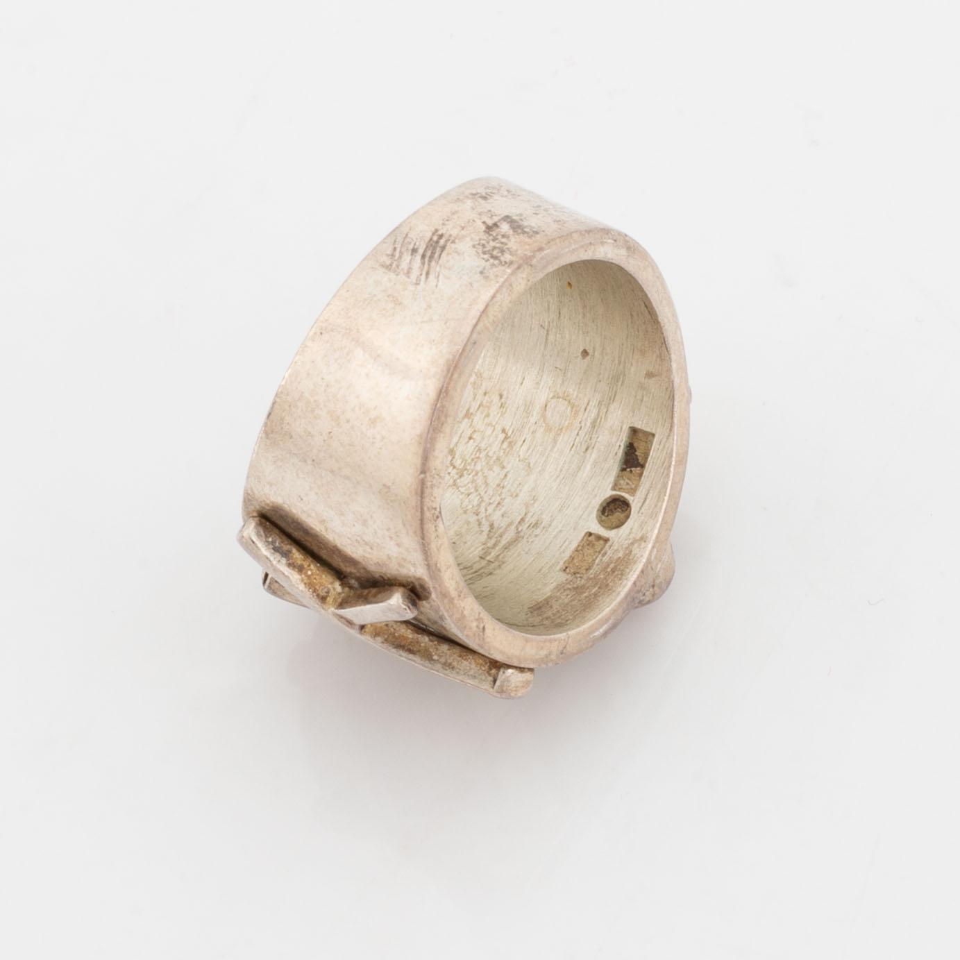 Efva Attling "Kisses".