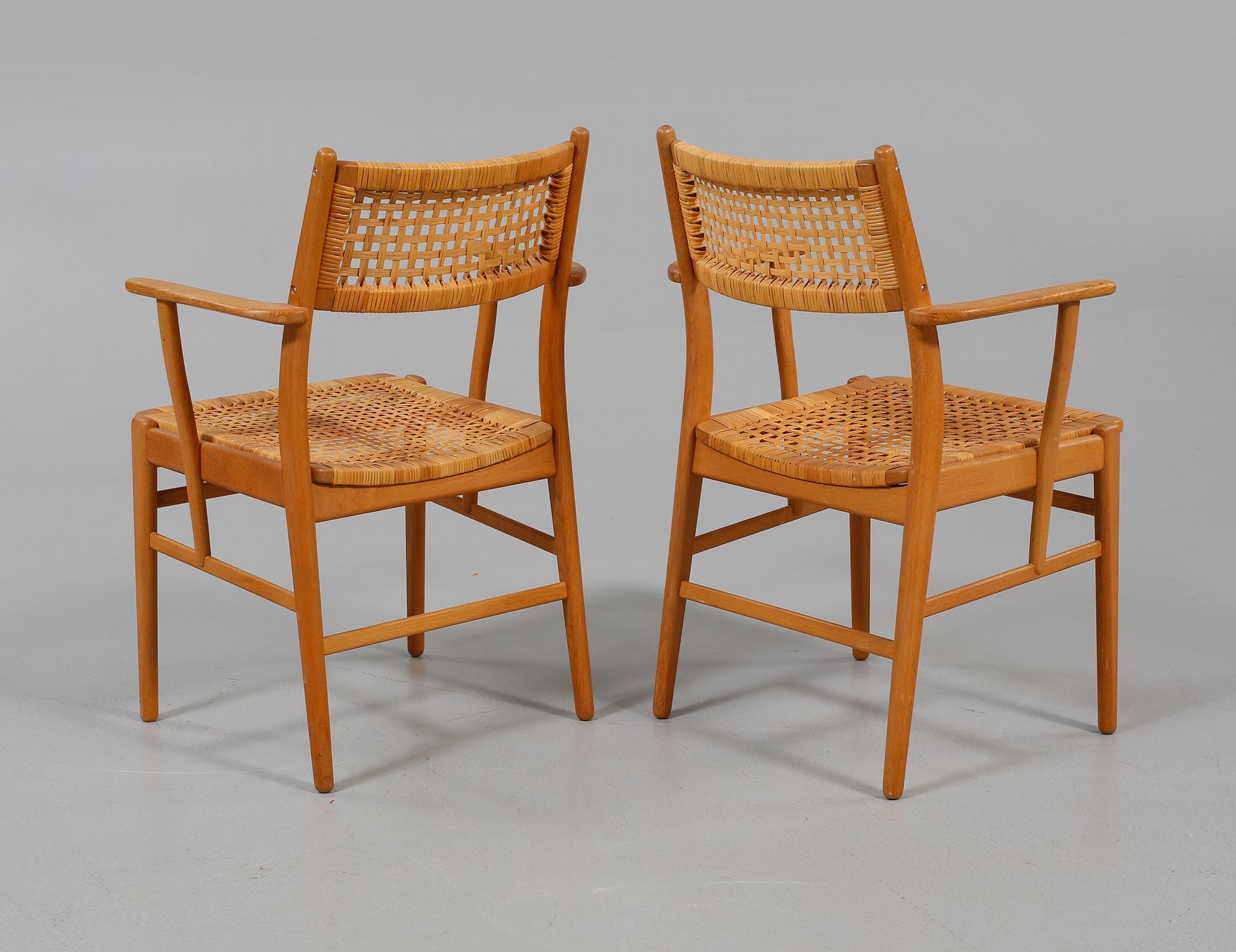 KARMSTOLAR, ett par, 1950-/60-tal.