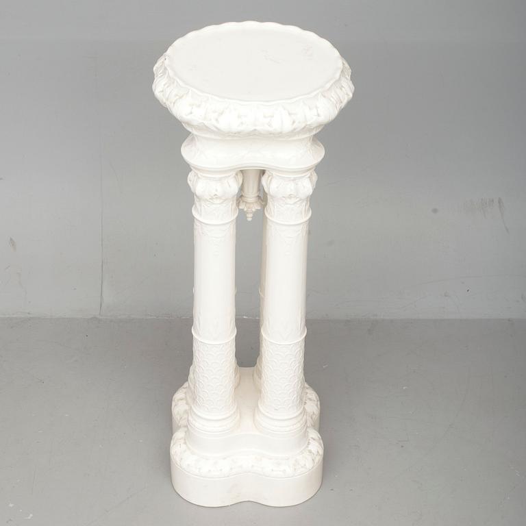 PIEDESTAL, flintgods, Rörstrand sekelskiftet 1800/1900.