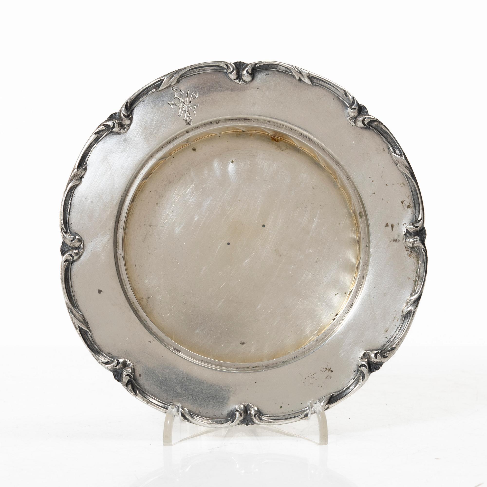 Coaster, silver, firma Gratschew, St Petersburg, Ryssland, omkring år 1900.