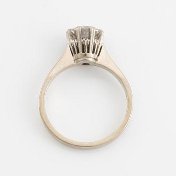 18K white gold and brilliant cut diamond solitaire ring, 1,29 ct.