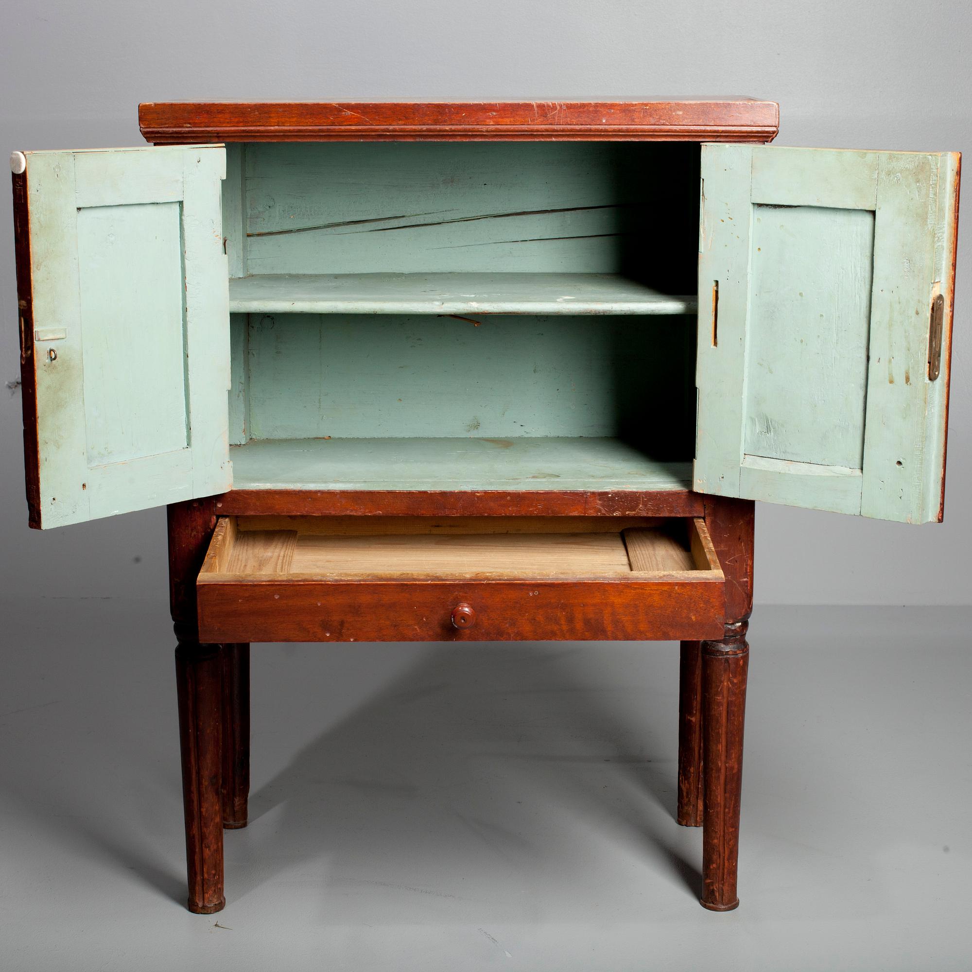 POTTSKÅP, gustaviansk 1700/1800-tal, betsad björk, möjligen Finland.