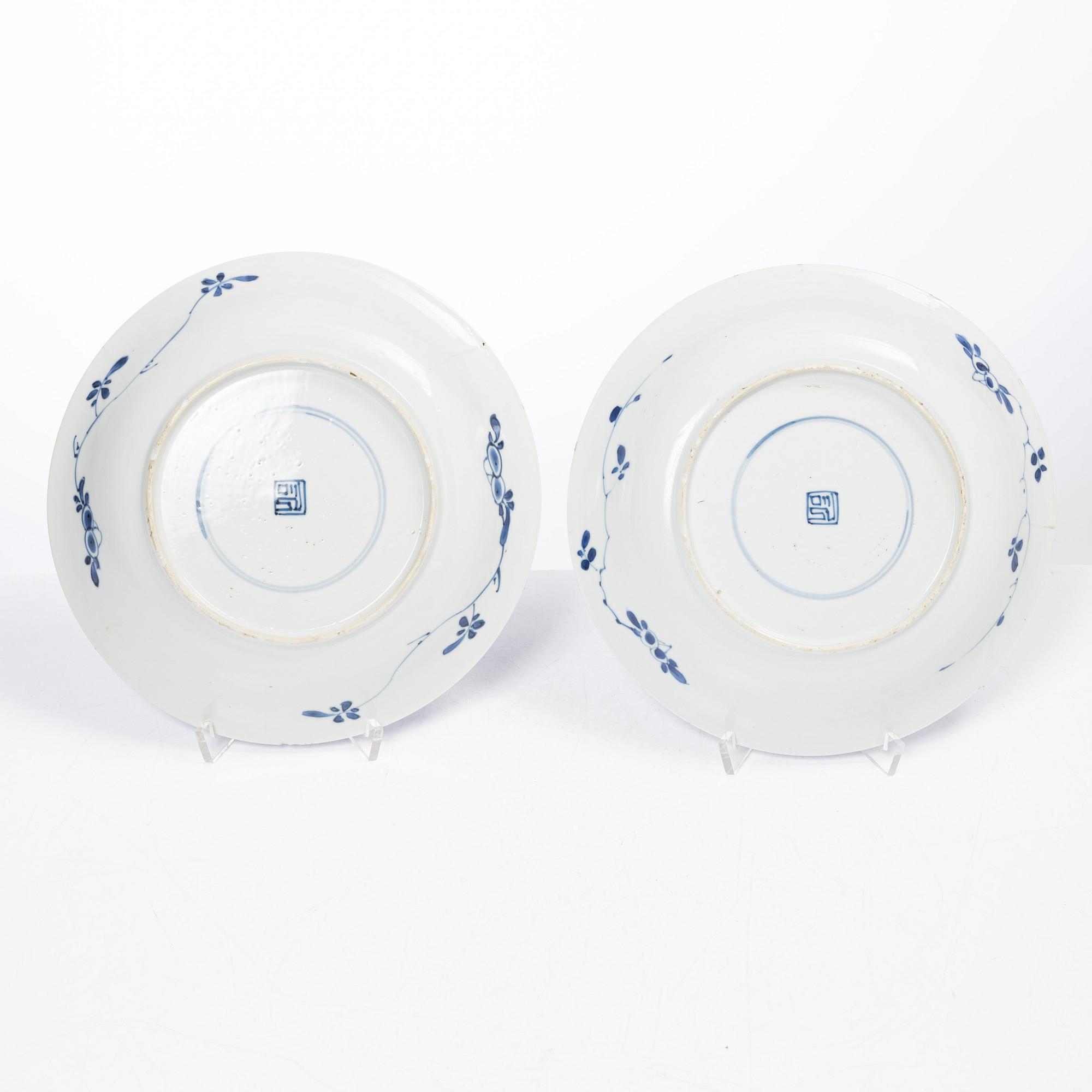 Tallrikar, fyra stycken, porslin. Qingdynastin, 1700-tal.