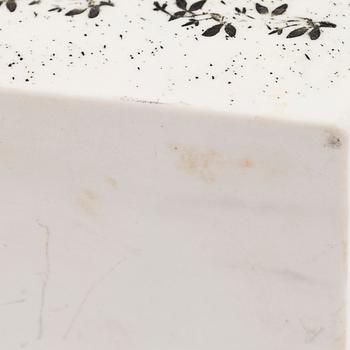 Rut Bryk, seinäreliefi, kivitavaraa, signeerattu BRYK.