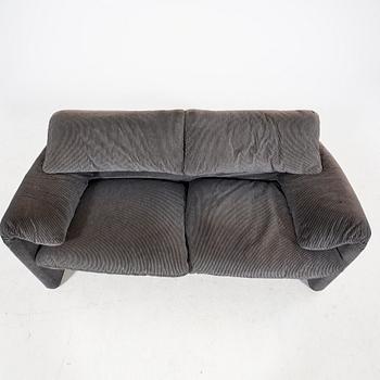 A two seat "Maralunga" sofa by Vico Magistretti for Cassina.