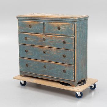 Chest of drawers, early 19th century.